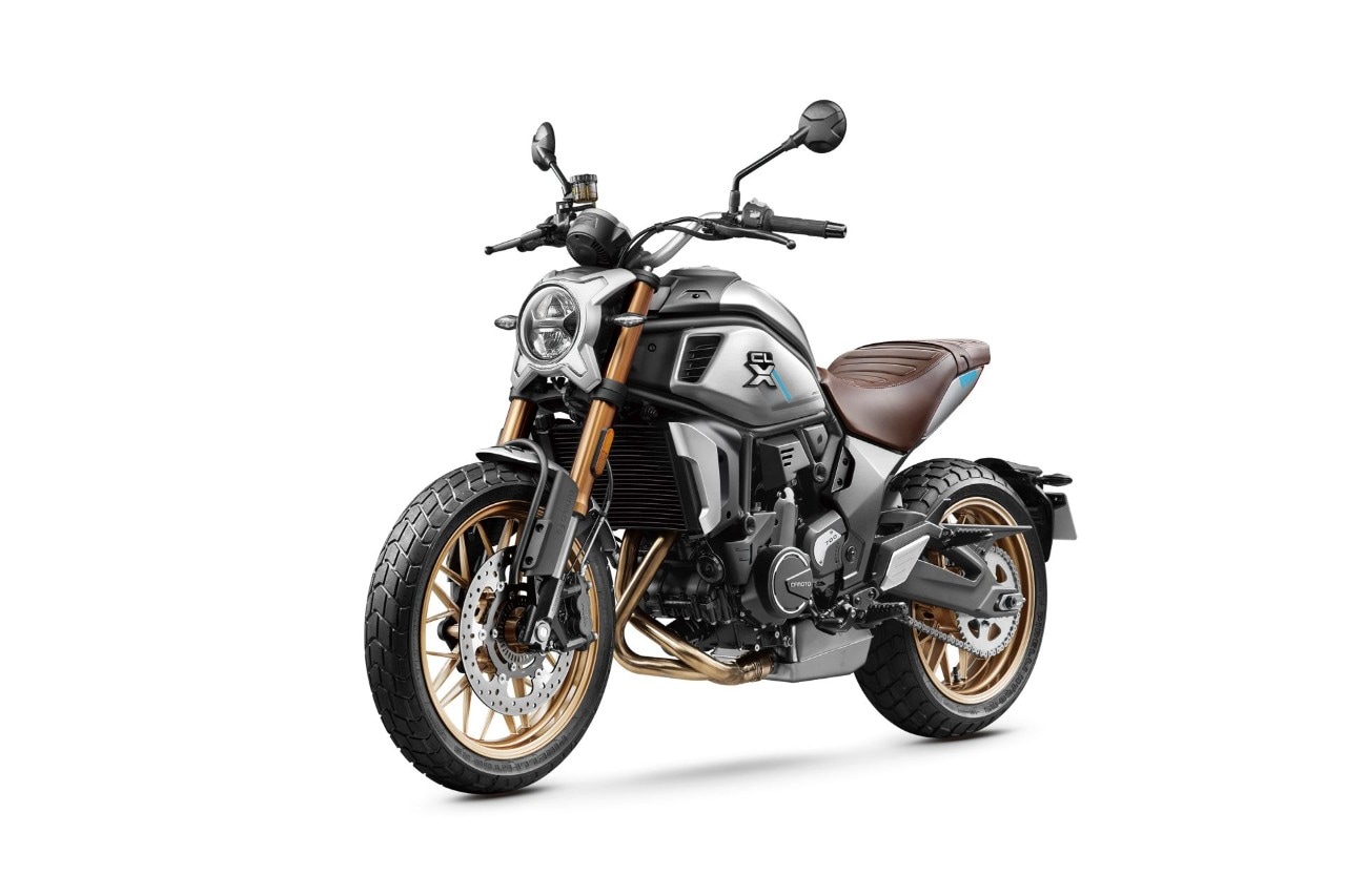 Benelli Leoncino 800 VS CFMOTO 700CL-X Heritage: prova a prendermi!